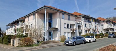 Wunderschöne 2-Raum-Wohnung mit Blick ins Grüne mit Loggia, Tiefgarage, Küche und Keller von privat
