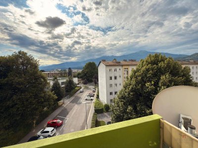 Apartment Bergblick - Renovierungsbedürftige Wohnung mit Balkon