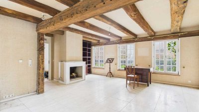 Zeitloser Charme trifft Raumvielfalt – Denkmalgeschütztes Einfamilienhaus mit 6 Zimmern