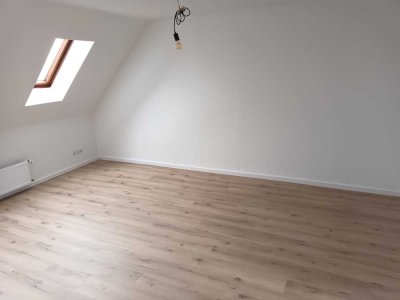 1- Raum Wohnung für Studenten, Singles oder Pendler im Dachgeschoss