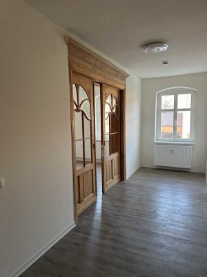 Zentral gelegene helle Vierraumwohnung im Herzen der ehemaligen Bischofsresidenz Ziesar