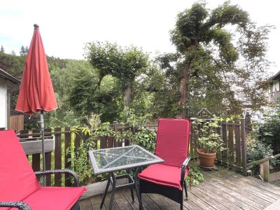 Wohnen mit Flair: 2-Zi.-Wohnung mit Balkon, Garten und Stellplatz im Altbau