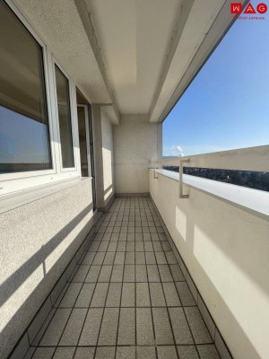 Stadtliebhaber aufgepasst: zentrales Wohnen mit Top-Infrastruktur in naturnahem Umfeld - Loggia mit herrlichem Ausblick!