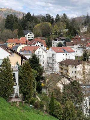 Stadtwohnung mit Ausblick, 4 Zi, möblierte Küche