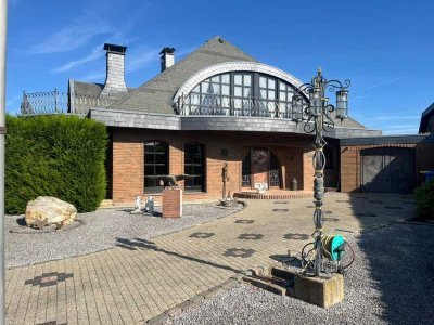 Attraktives, großes Einfamilienhaus in ruhiger Lage