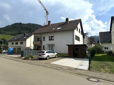 Vermietete Dachgeschosswohnung mit großem Balkon in sehr gepflegtem Zustand