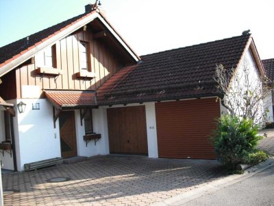 Hechendorf, 4 Zimmerwohnung / wie kleine DHH mit Wintergarten und seperater Souterrainwohnung