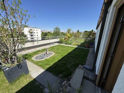 Erstbezug nach Sanierung: Helle 4-Zimmer-Maisonette, Dachterrasse, Dachgarten, Einbauküche