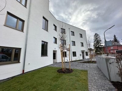 Neubauwohnung, Moderne 3,5-Zimmer mit Balkon und EBK in München Altperlach