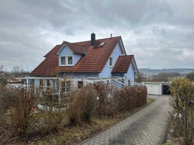 Einfamilienhaus mit Einliegerwohnung und/oder Bürofläche