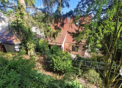 STUTTGART-NORD, HALBHÖHENLAGE - EFH MIT ELW UND SEPARATEM ATELIER/GÄSTEHAUS