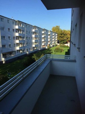 renovierte 3-Zimmer-Wohnung mit Balkon in Buchforst, verkehrsgünstig gelegen