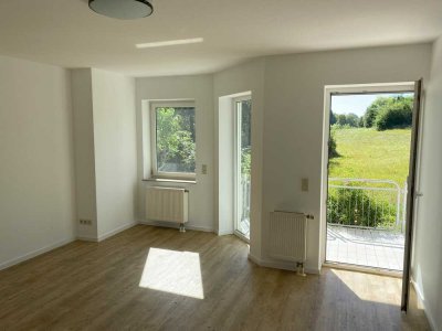 Helle 2-Zimmer-EG-Wohnung mit EBK in Bad Camberg mit Blick ins Grüne