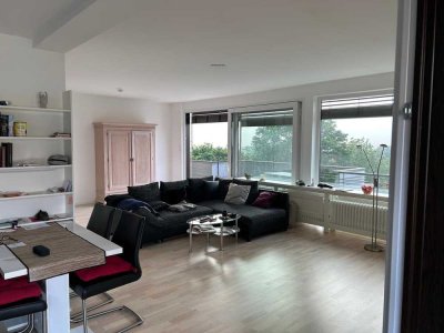 Wunderschöne Wohnung ,Lichtdurchflutet,Blick über Bad Kissingen, im Rosenviertl.