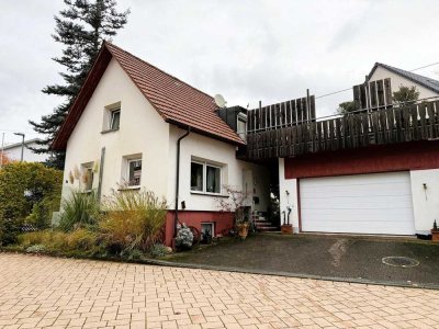 Wohnen mit Geschichte und Herz: Einfamilienhaus mit Wintergarten, Dachterrasse & Garten in Bühl-Eis
