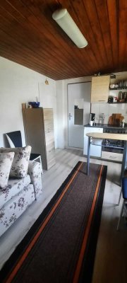 Gemütliche und helle 1-Raum-EG-Wohnung mit Einbauküche in Friedberg