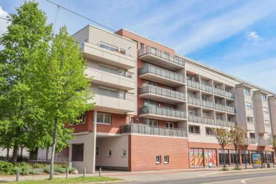 +++ Bezugsfrei! 2-Raum Wohnung mit TG-Stellplatz und Sonnenterrasse über den Dächern Striesens +++