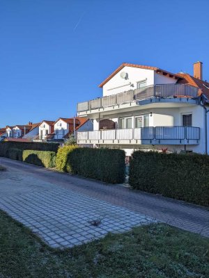 Großzügige Dachetage mit zwei Wohnungen und großem Balkon