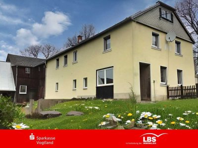 Bauernhaus mit Scheunen und Garagen!