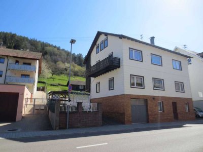 Gepflegtes 3-Familienhaus für mehrere Generationen