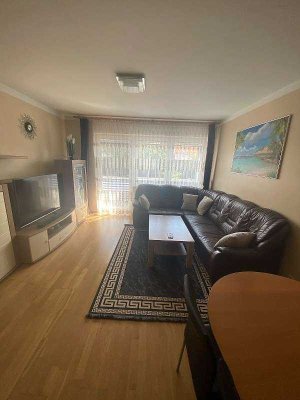 Schöne und vollständig renovierte 1,5-Zimmer-Wohnung mit Balkon und EBK in Ilmenau