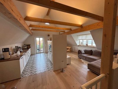 Hochwertig sanierter Altbau, Dachgeschoss, 3 Zimmer, Empore, Balkon, Küche, Keller und Scheune