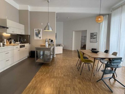 Urbaner Rückzugsort mit Stil - 98m² Loft im ruhigen Hinterhof des Simon-Dach-Kiez