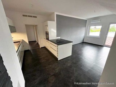 "Wohnen mit Charme – stilvolle Dachgeschosswohnung mit Klima, Ofen & Stellplatz in ruhiger Lage!"