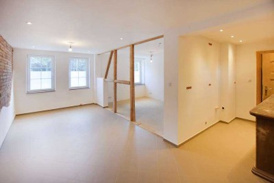 Hausneindorf: Einfamilienhaus mit Garage und pflegeleichtem Grundstück