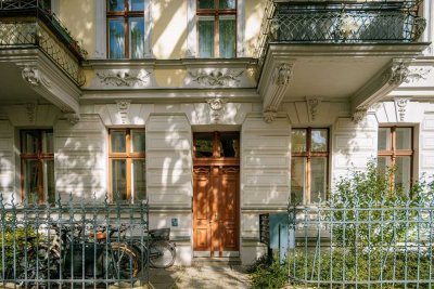 Bezugsfrei! Hochwertig sanierte 3-Zimmer-Maisonette mit herrlichem Blick auf das Schloss Sanssouci
