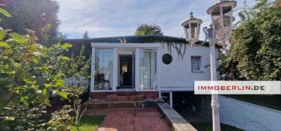 IMMOBERLIN.DE – Toplage! Behaglicher Bungalow mit Tiefgarage & Südgarten