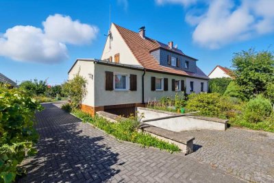 Doppelhaushälfte mit traumhaftem Grundstück in ruhiger Lage von Weinböhla!