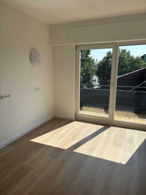 Schöne 1-Zimmer Wohnung mit Balkon und EBK