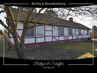 Sanierungsbedürftiges Einfamilienhaus / Mehrgenerationenhaus im Bungalowstil