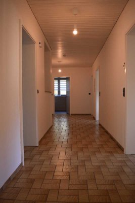 Großzügige 4-Zimmer-Wohnung mit Balkon und EBK in Wilnsdorf