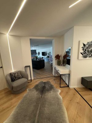 Gepflegte 5-Zimmer-Dachgeschosswohnung mit 2 Balkone & Tiefgaragenstellplatz – provisionsfrei!