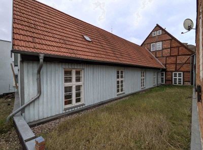 Wohnung wie ein kleines Häuschen auf dem Dach mitten in der Innenstadt