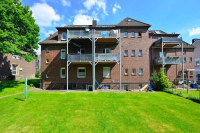 Schöne, lichtdurchflutete 2,5 ZKB Maisonettewohnung mit Balkon