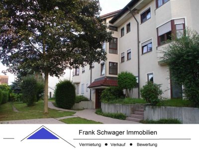 Extravagante DG-Whg. in ruhiger Anliegerstraße mit Südloggia, Einbauküche, Vinylböden und Garage