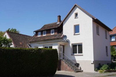 * Großzügige Immobilie im alten Dorfkern von Schwicheldt * - mit Nebengebäude & ca. 1.351 m² Grdst.