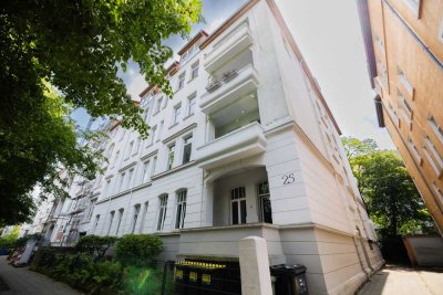 Wunderschöne Altbauwohnung für den gehobenen Anspruch mit Fahrstuhl