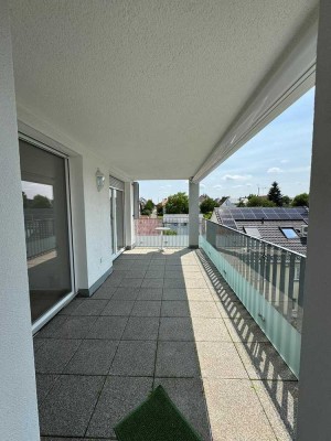 Exklusive, vollst. renovierte 3-Zimmer-Wohnung mit geh. Innenausstattung mit Balkon und EBK