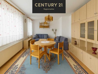 Charakterstarke Doppelhaushälfte mit Ausbaupotenzial und Garten