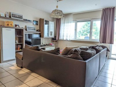 Schöne EG Wohnung (erhöht) mit Balkon