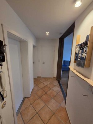 Attraktive 2,5-Zimmer-Wohnung mit Loggia, modernem Bad und Küche in Henstedt-Ulzburg