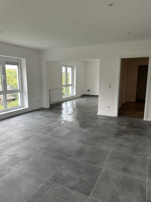 Erstbezug nach Sanierung: Geschmackvolle 3-Zimmer-Wohnung in gehobenem Stil