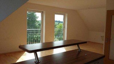 Moderne 2 1/2 Zimmer DG-Wohnung mit EBK in Au/Hallertau