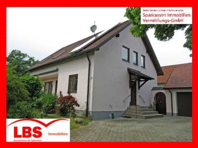 "LÄNDLICH UND RUHIG" Modernes und behagliches EFH mit großen Garten, in der Nähe von Amberg