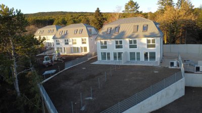 NEUE PREISE! Großzügige Doppelhaushälfte in Bad Fischau