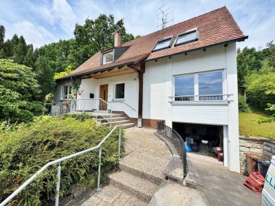 Platz für die ganze Familie – Modernisiertes Zuhause mit Gartenidylle in Bindlach